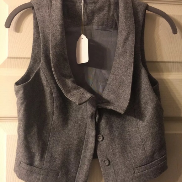 Loeffler Randall cropped vest Kim Kardashian owned - Picture 4 of 7